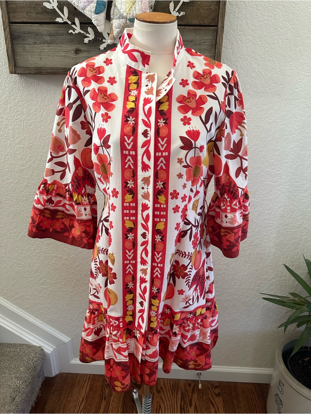 Farm Rio Women's Floral Print Red and White Button front Dress size Large